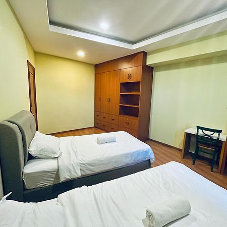 Kuching City Center Riverbank Suites With Marvelous River View Exterior photo