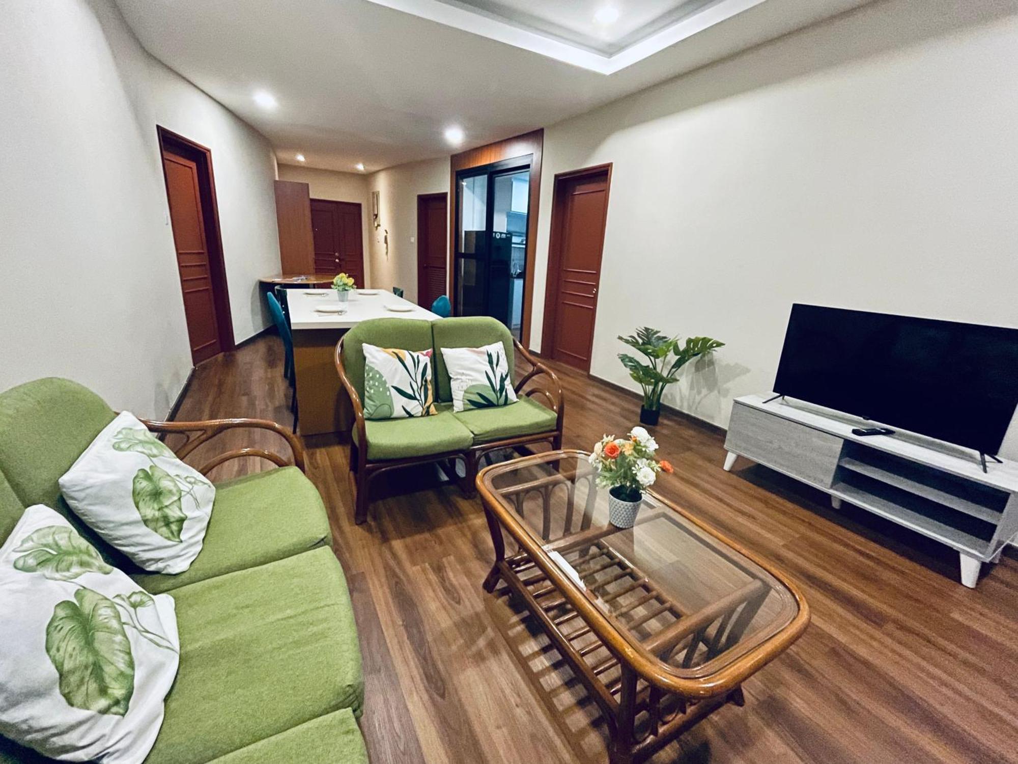 Kuching City Center Riverbank Suites With Marvelous River View Exterior photo